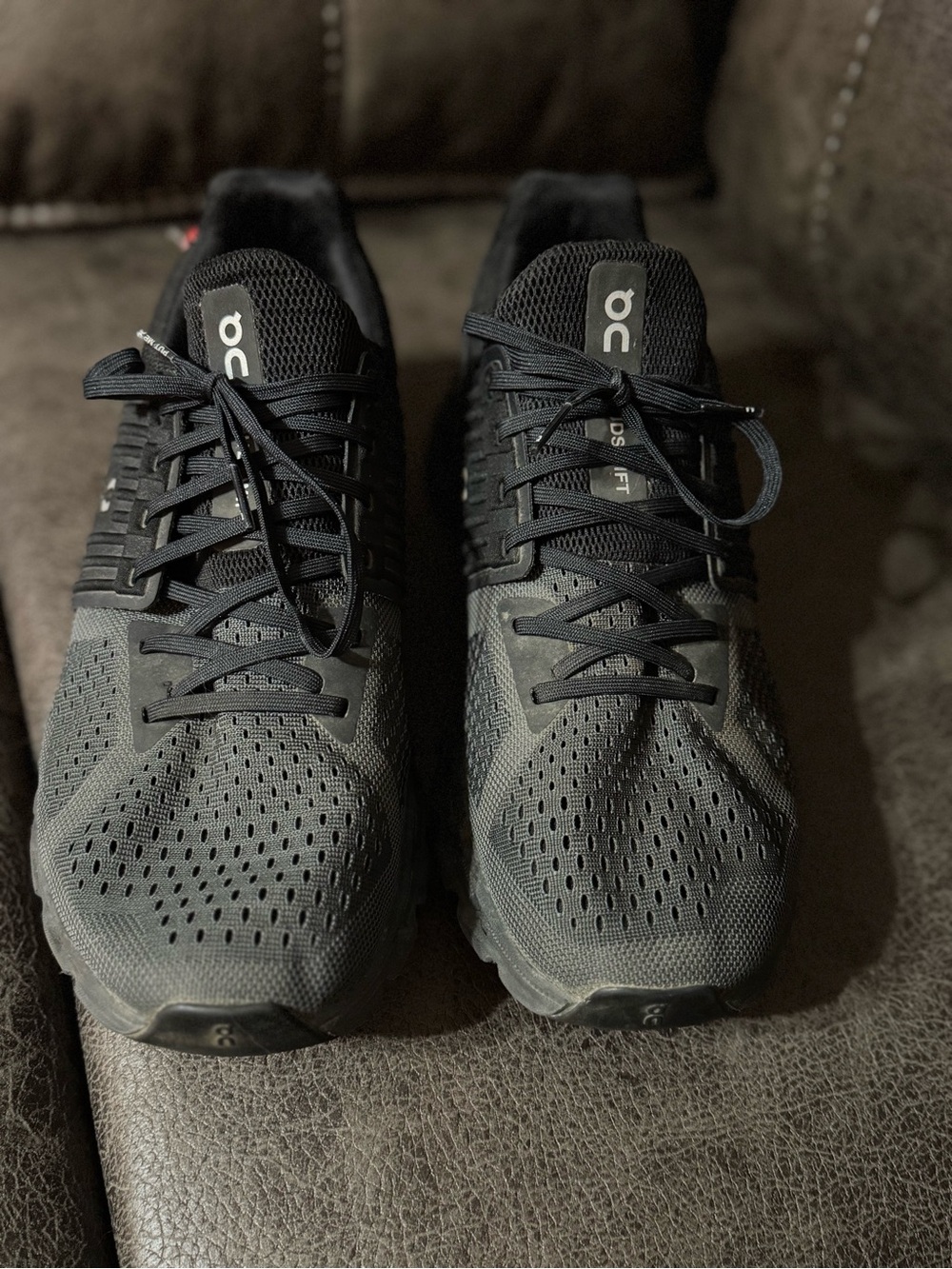 On cloud Running Men's Black Running Shoes